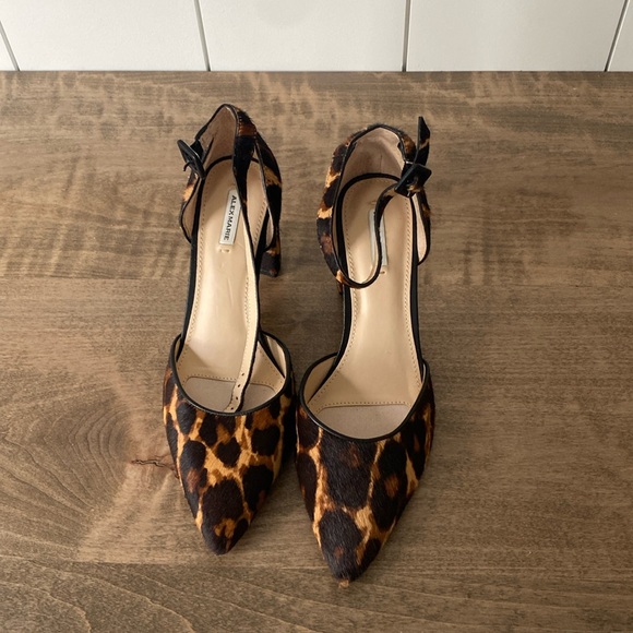 New - Picture 1 of 4